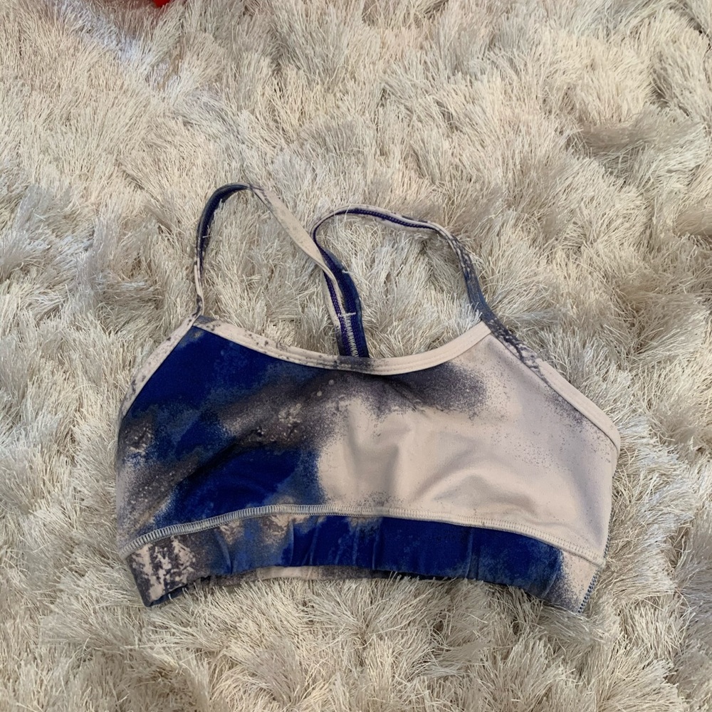Lululemon sports bra